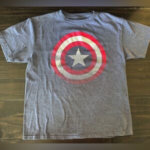 Marvel / Disney Captain America T-shirt Boys Medium
